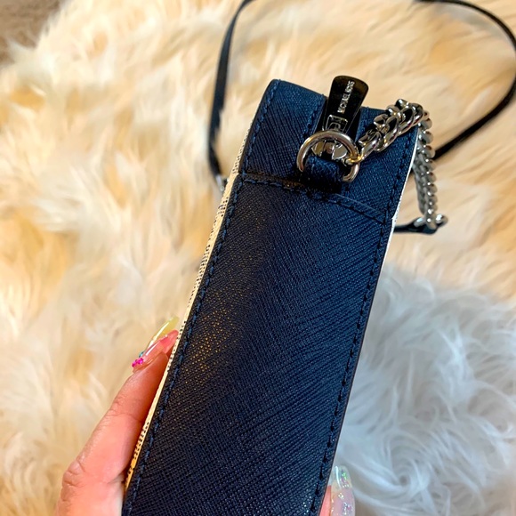 NWOT Michael Kors Monogram Crossbody - Picture 4 of 13